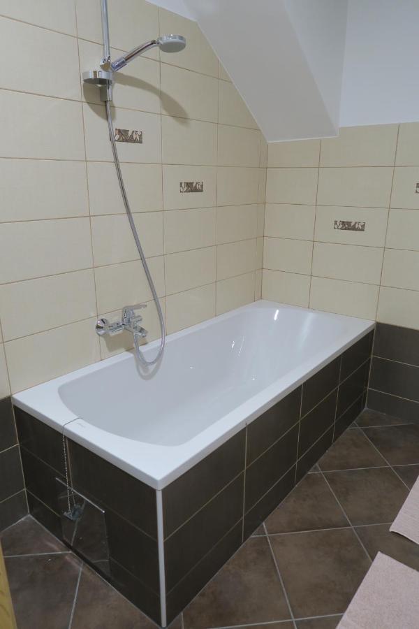 Rooms For Rent In Любляна Екстер'єр фото
